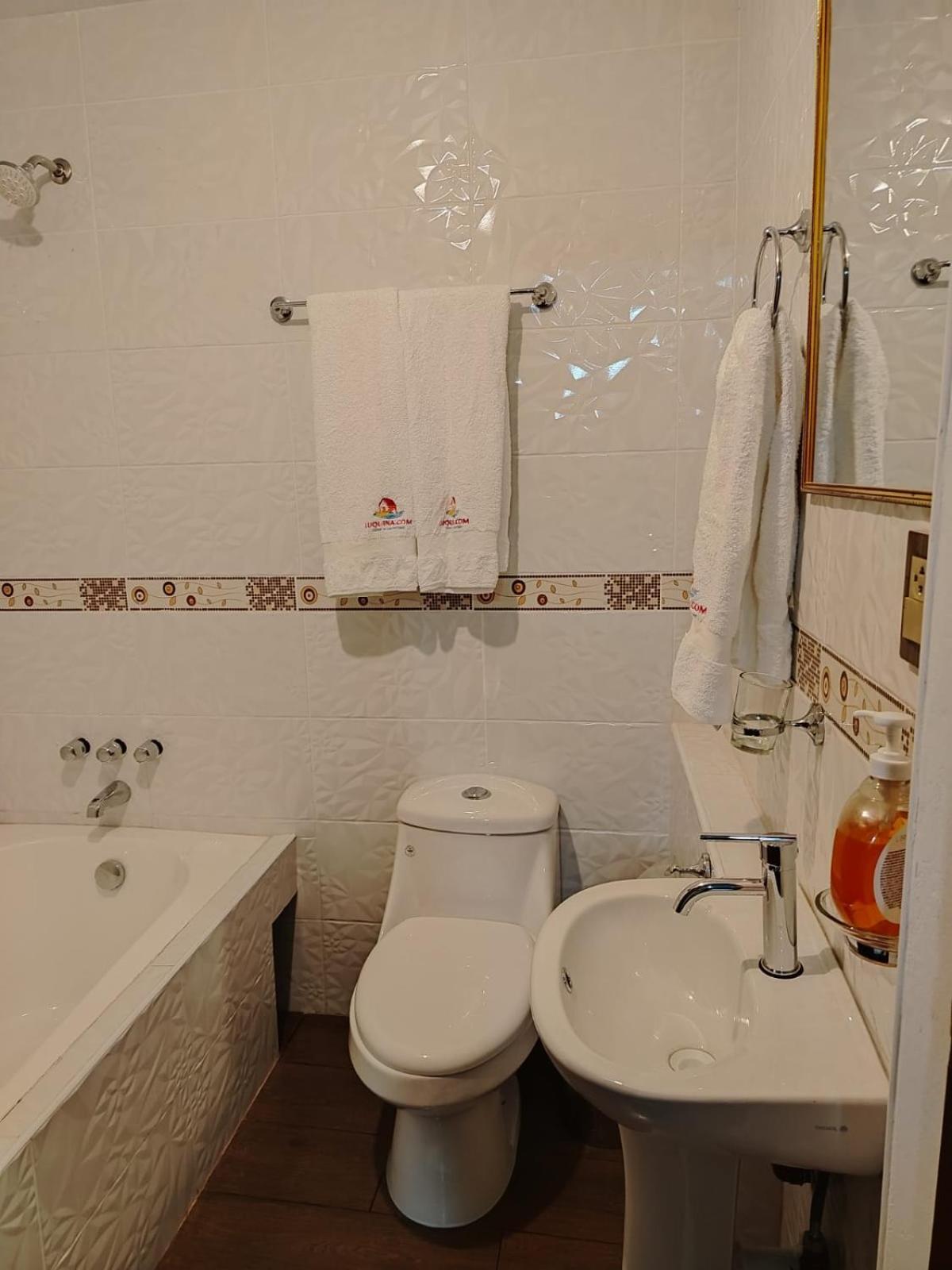 Luquina Utama Lodge Екстер'єр фото